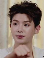 娱乐吃瓜黄明昊,娱乐吃瓜界的“瓜王”